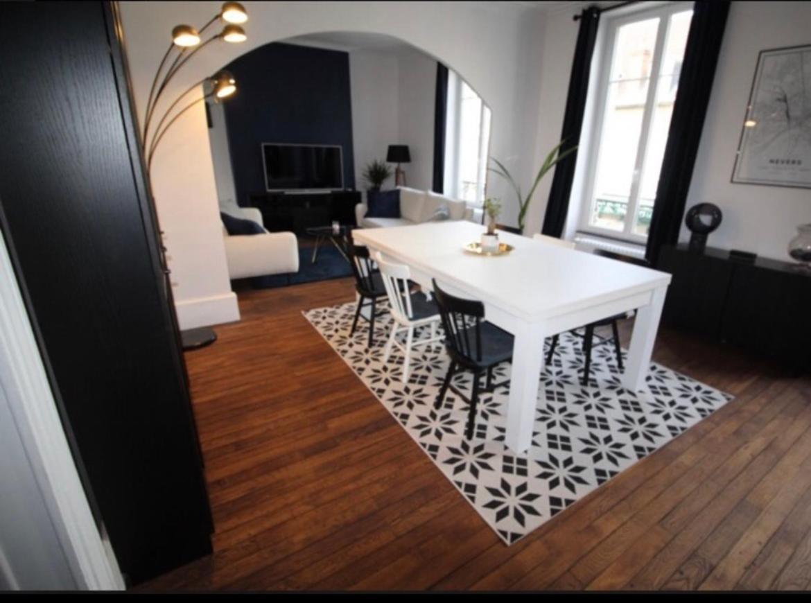 Appartement De Charme En Plein Coeur De נבר מראה חיצוני תמונה